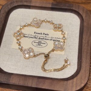 Zircon Rhombus Hollow Flower Light Luxury High-end Bracelet European And American Fashion Simple Noble Temperament ! - Ges...