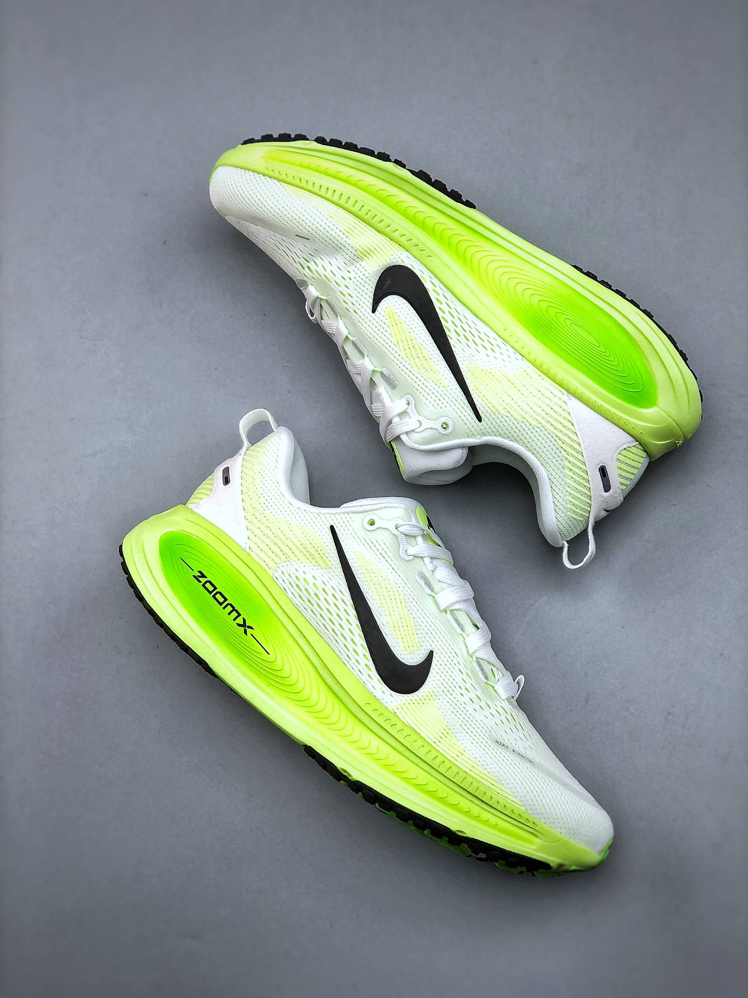 Nike VOMERO 18 Comfortable, Versatile, Anti-slip, Wear-resistant, Low-top Running Shoes For Both Men And Women In White An...