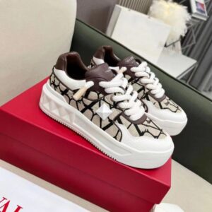 European V Family Large Size Light Luxury Pure Original Rivet Color Block Letter Small White Matsutake Thick Sole - Schuhe
