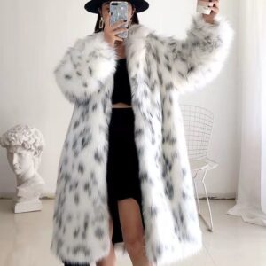 Women's long-sleeved Artificial Fur coat - Damenbekleidung | Technik & Gadgets