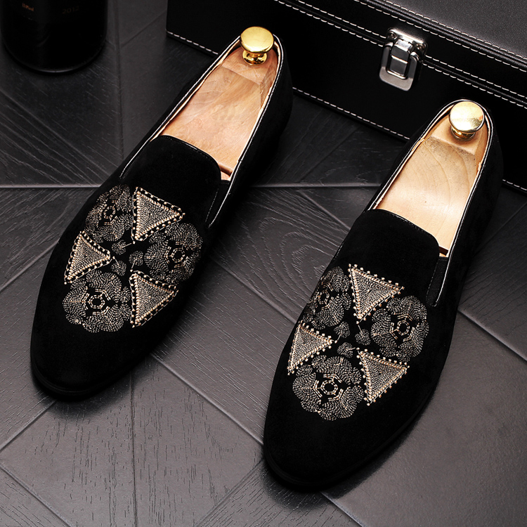 New Luxury Fashion Men Pointed Suede Embroidery Slip On Casual Oxford Shoes Wedding Groom Driving Homecoming Business Foot...