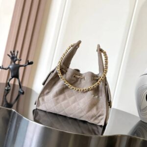 This Designer High-quality, Spacious Genuine Leather Shoulder Bag Features Classic Diageo Embroidery And Is Finished With ...