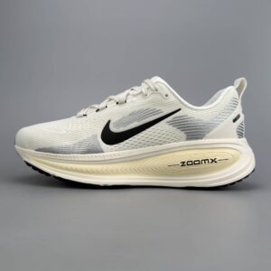 NIKE Vomero 18 Is A Simple, Comfortable, Breathable, Shock-absorbing, Lightweight And Casual Running Shoe - Schuhe