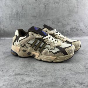 The Shoe Body Is Made Of Large Areas Of Suede And Mesh Materials, Giving It A Vintage Feel. - Schuhe | Technik & Gadgets