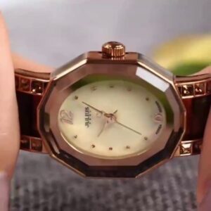 Stylish and simple Ladies Student High quality leather strap Crystal cut shell face rhinestones Business casual watch - He...