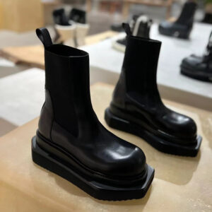 Thick soled mid barrel round women's dark square head chimney short boots, British unisex large toe Martin boots - Schuhe