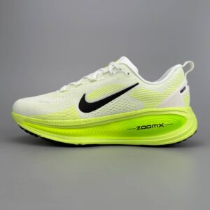 NIKE Vomero 18 Is A Simple, Comfortable, Breathable, Shock-absorbing, Lightweight And Casual Running Shoe - Schuhe