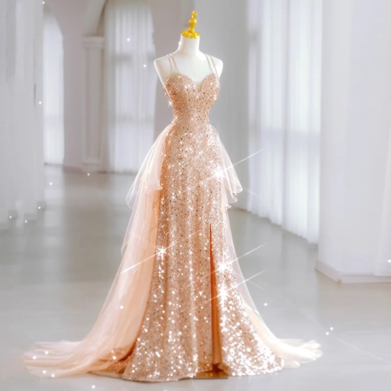 Damenbekleidung Champagnerfarbenes Abendkleid High-End-Licht Luxus Nischentemperament Sling Host Bankettkleid Rock Weiblic...