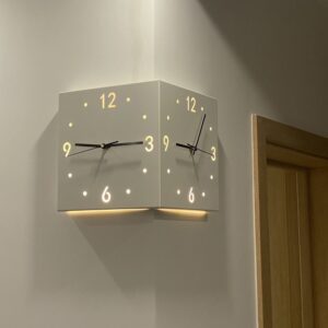 Doppelseitige Wanduhr – Modernes quadratisches Design mit leisem Sweep-Uhrwerk für Wohnzimmer, Schlafzimmer und Büro (batt...