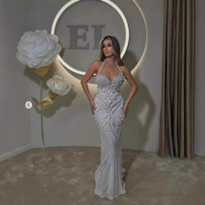 Elegant Beaded Mermaid Evening Gown With Deep V-Neck For Weddings, Parties & Special Occasions - Damenbekleidung