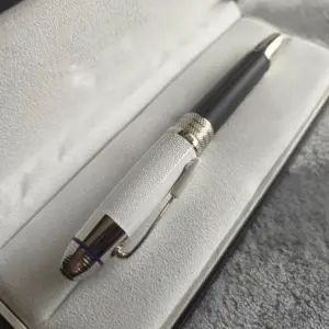 wholesale Famous Figures Series Jimmy Hendrix Signature Pens, Ballpoint Pens, Gel Pens, Fountain Pens And Fountain Pens Ha...