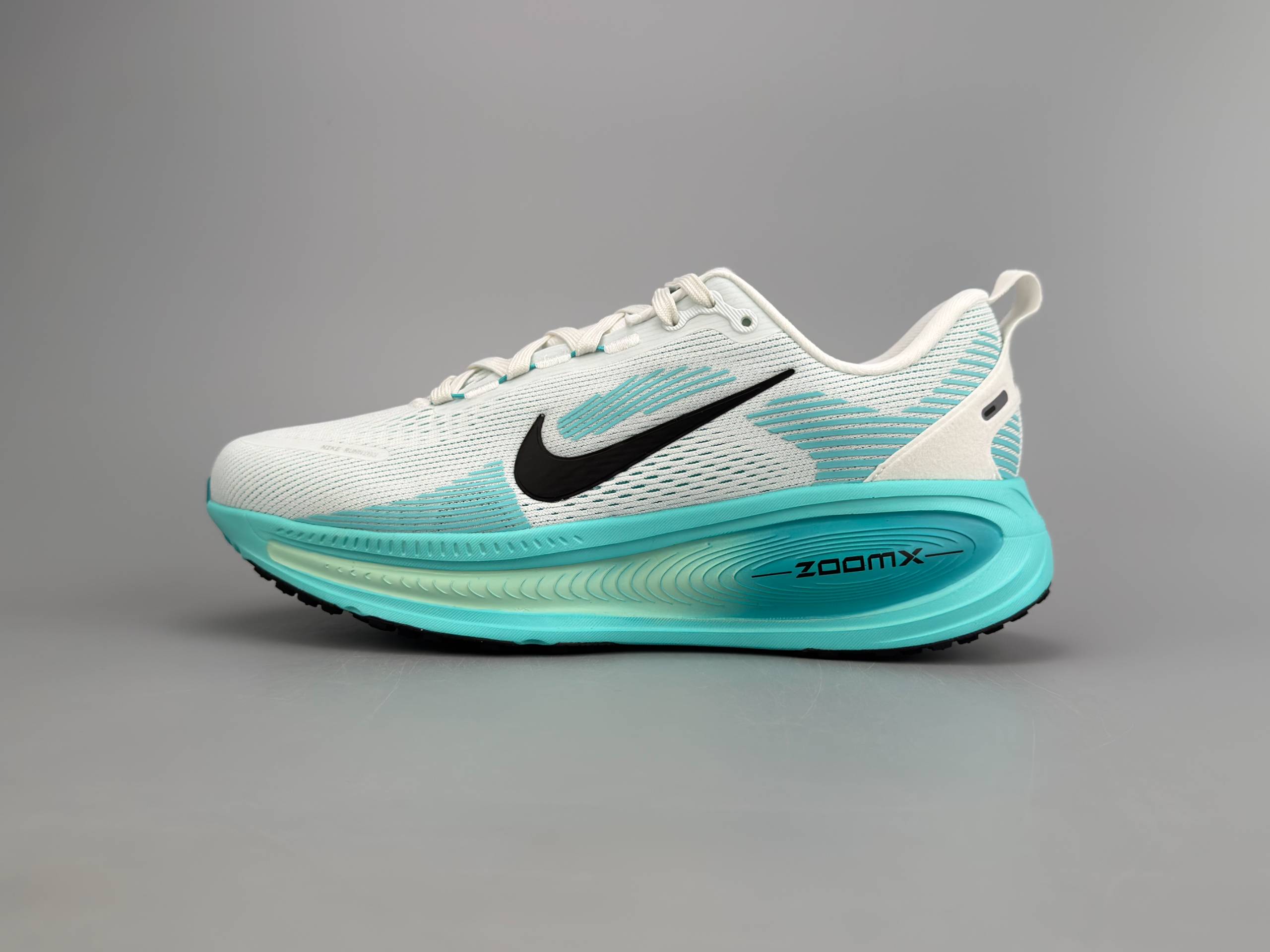 NIKE Vomero 18 Is A Simple, Comfortable, Breathable, Shock-absorbing, Lightweight And Casual Running Shoe - Schuhe