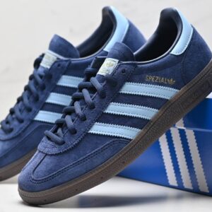 Adidas Classic Retro Casual Shoes For Both Men And Women Are Light And Comfortable. Wearing Them For A Long Time Will Not ...