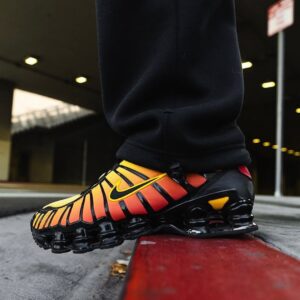 Nike Shox TL Shoes «Sunrise» Black Amarillo Yellow AV3595-004 - Andere Sportarten | Technik & Gadgets