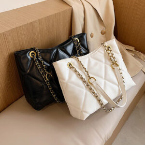 Qiuling Ge Big 2023 New Fashion Network Red One Shoulder Crossbody Bag Large Capacity Women's Chain Versatile INS - Taschen