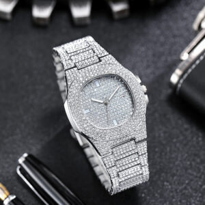 ​​Luxury Full Diamond Calendar Watch - Fashionable Stainless Steel Quartz Watch For Men & Women (Date Display)​​ - Herrens...