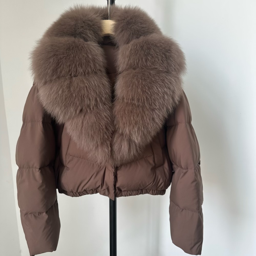 Luxury Winter Short Down Jacket For Women With Detachable Fox Fur Collar, High-Quality White Duck Down, Elegant & Stylis...