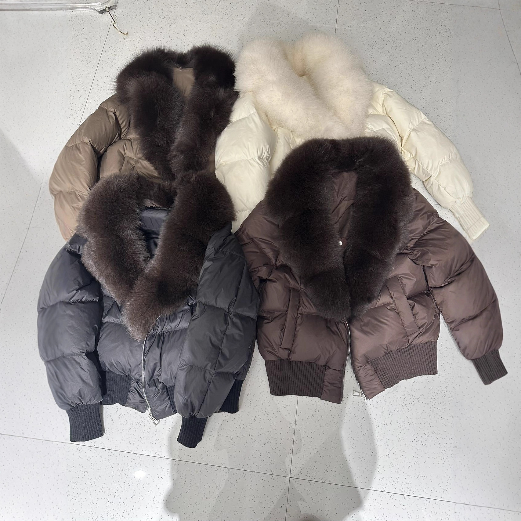 Women's Winter Down Jacket Short Puffy Coat With Detachable Fox Fur Collar, Lightweight Warm Oversized Parka For Petite Wo...