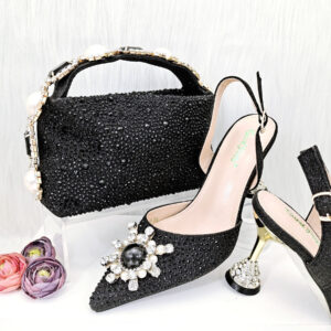 Women’s Shoes Simple party style pointed toe women's shoe and bag set with diamond strap on the handle - Schuhe