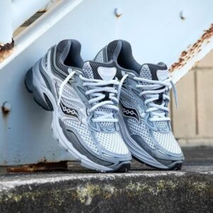 Men's And Women's 9 Outdoor Running Shoes Shock Absorbing Wear-Resistant Thick Sole White Rubberized Fabric Lace-Up Casual...