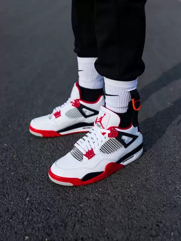 Nike Unisex Air Jordan 4 Retro Shoes White/Fire Red-black-tech Grey - Andere Sportarten | Technik & Gadgets